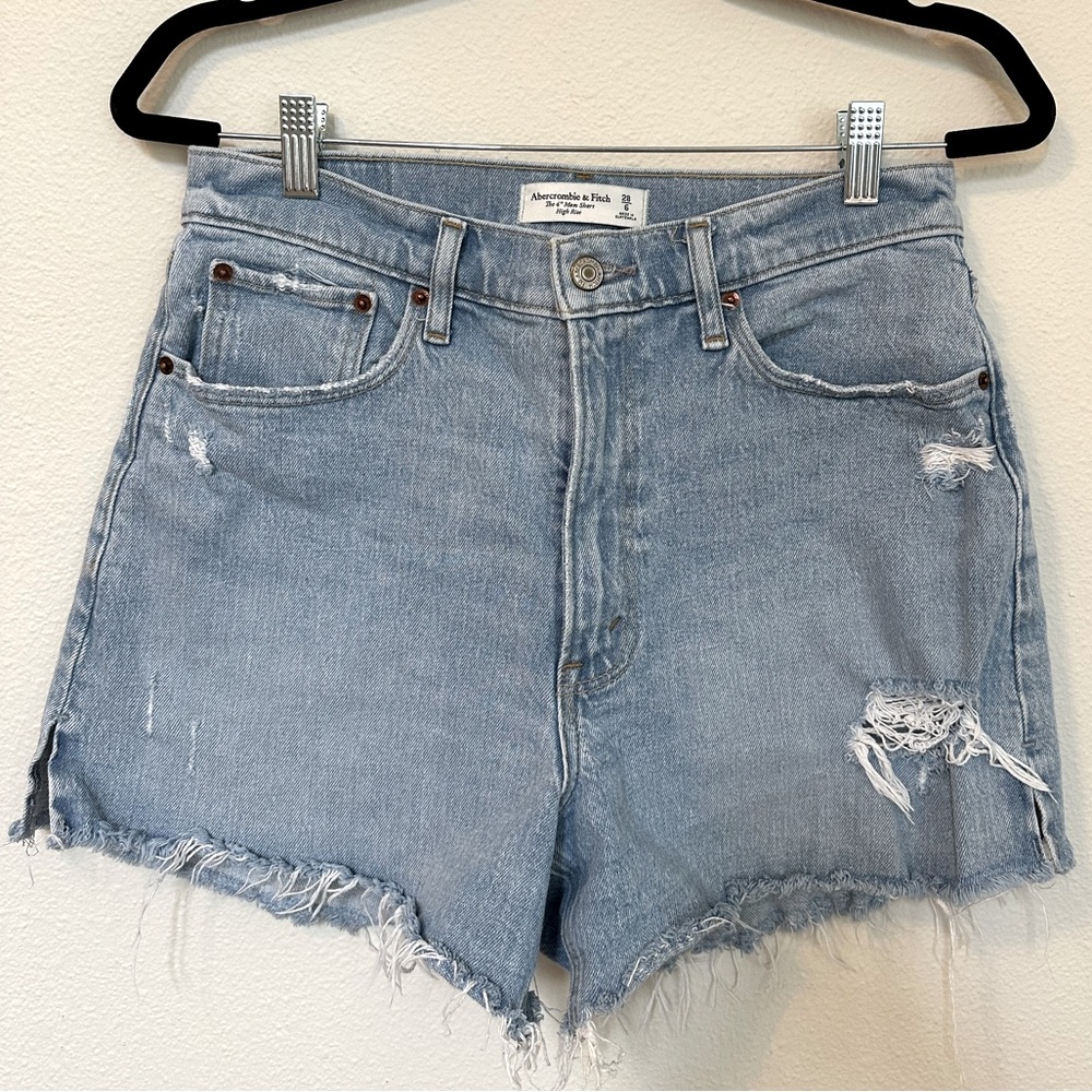 Abercrombie 4” Mom Short Curve Love - Light Blue